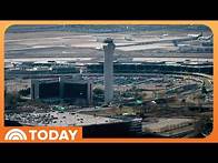 Video thumbnail for Newark air traffic controllers briefly lost contact with planes: union