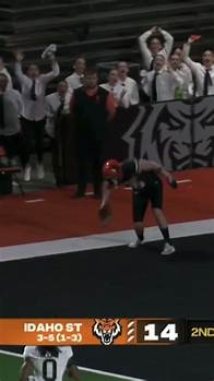 Video thumbnail for throwin' darts 🎯 #idahostate #bengals #ncaa #fcs #football #bigsky #touchdown #highlight
