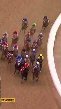 Video thumbnail for Rich Strike SURGES to Derby victory 🤯🏇