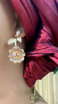 Video thumbnail for JEWELRIES |BAGS |SHOES IN LAGOS✨ on Instagram: "staying in vogue doesn’t mean you have to break the bank, over here, we provide the best and most affordable non-tarnish jewelry sets! Jewelry set displayed is available for purchase . PRICE :55k To order; Please send us a direct message (Dm) or send us a WhatsApp message +2347068170233 for fast response . DELIVERY SCHEDULE ‼️ Orders are being processed and delivered in 48 working hours within Lagos Outside Lagos :3-5 working days Outside Nigeria :