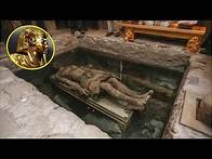 Video thumbnail for Archaeologists have found a mysterious tomb in Siberia!