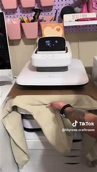 Video thumbnail for Custom Hoodie Printing