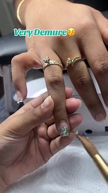 Video thumbnail for Simple & Elegant Short Acrylic Nails Tutorial