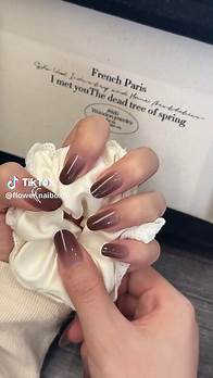 Video thumbnail for Oval White Gradient Nail Set Tutorial