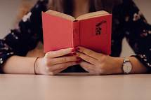 Video thumbnail for 34 Interesting English Short Stories for Learners | FluentU English Blog