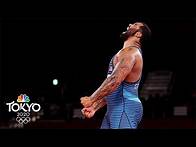 Video thumbnail for WHAT! Gable Steveson wins 125kg wrestling gold AS TIME EXPIRES | Tokyo Olympics | NBC Sports