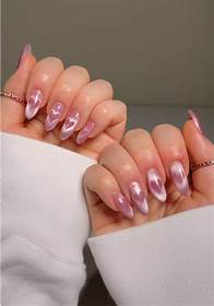 Video thumbnail for Valentine's Day Nail Designs - Paperclip Hearts Inspiration
