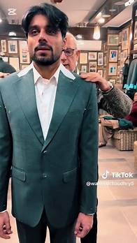 Video thumbnail for Explore SAMNOON's Stylish Suit Designs from Holland