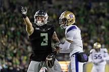 Video thumbnail for No. 1 Oregon Ducks dominate Washington to finish regular season undefeated