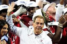 Video thumbnail for College football rankings: The 15 most successful programs by all-time winning percentage