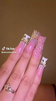 Video thumbnail for aL3xa (@alexaswrlddd) - Pink and Gold Spring nail art tutorial | DIY at home