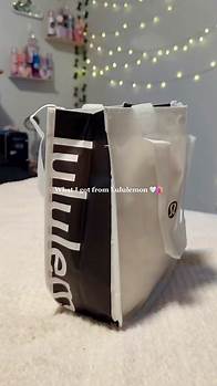 Video thumbnail for Lululemon Bone Scuba Half-Zip Review