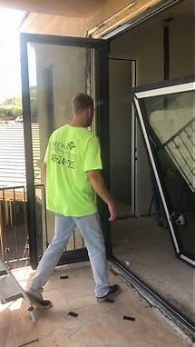Video thumbnail for 2 Panel bi-fold door system