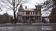 Video thumbnail for Snow only adds to the chilling look of Stephen King's home
