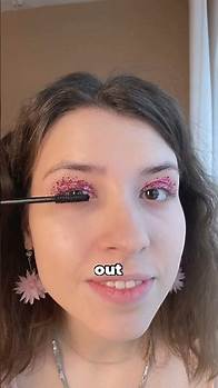 Video thumbnail for How to Actually Live on TikTok (The Complete Guide)
