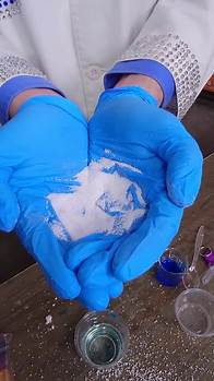 Video thumbnail for Fun Science Experiments Kit for Kids | Generation Genius