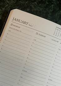 Video thumbnail for 2025 holiday schedule: See full list of dates for Easter, Memorial Day, federal holidays, more