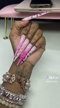 Video thumbnail for Evacrylics LLC💅🏾 (@evacrylics_) - Extra Long Stiletto Nails - Nail Art Inspiration