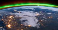 Video thumbnail for Physics KS4 / GCSE: The Origin of the Northern and Southern Lights