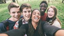 Video thumbnail for Listening practice - family relationships - Relationships with family and friends in French - GCSE French Revision - AQA (for exams until 2025) - BBC Bitesize